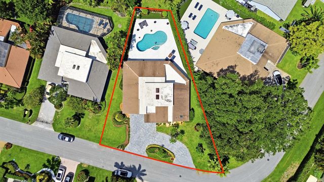 624 W Lakewoode Circle W, Delray Beach, FL 33445