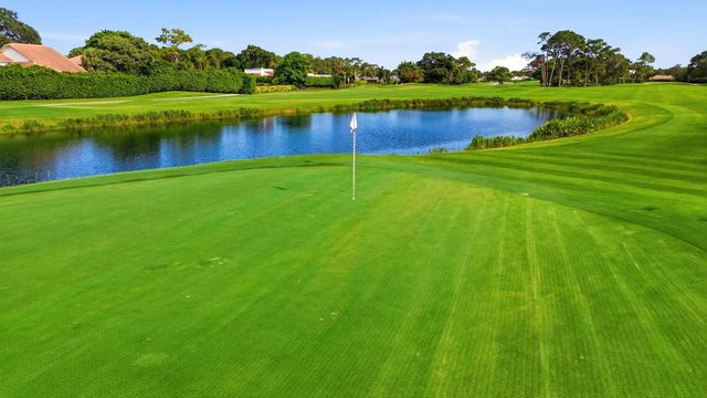 624 W Lakewoode Circle W, Delray Beach, FL 33445