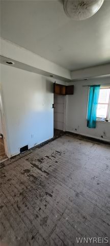 135 Schiller St, Buffalo, NY 14206