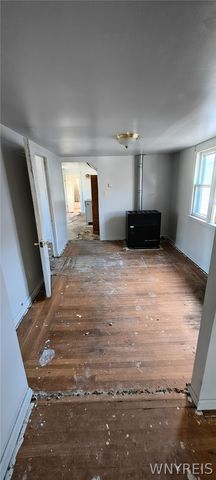 135 Schiller St, Buffalo, NY 14206