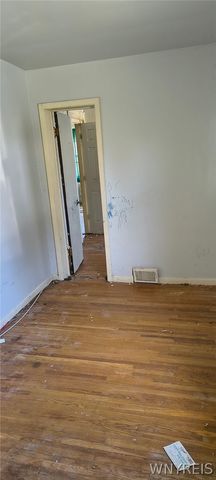 135 Schiller St, Buffalo, NY 14206