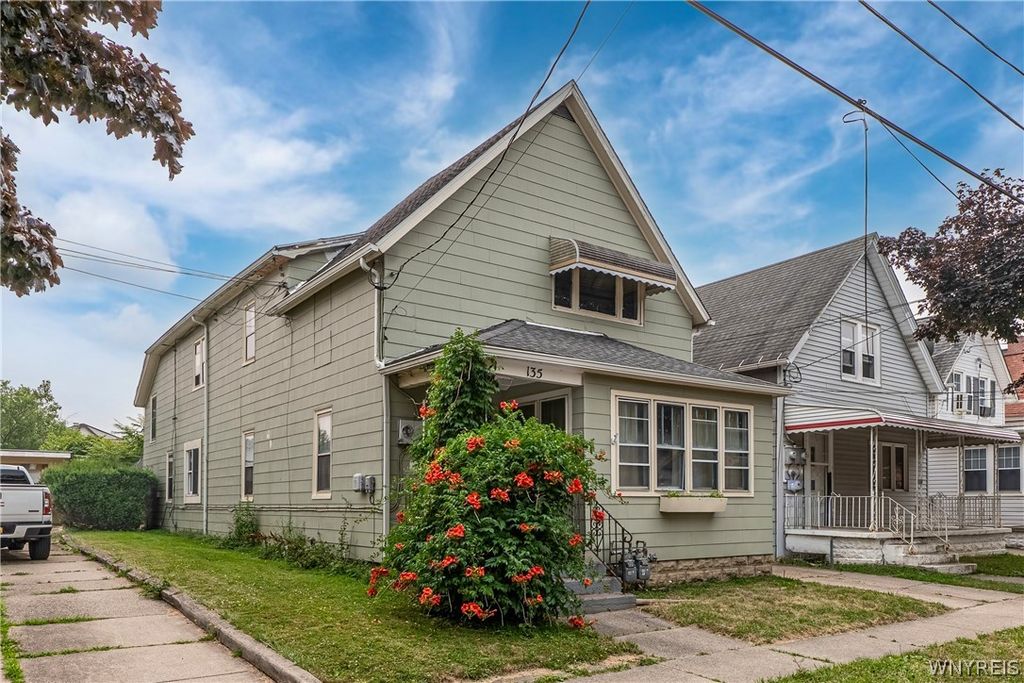 135 Schiller St, Buffalo, NY 14206