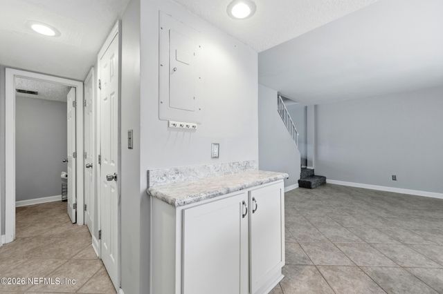 8153 SUTTON Place N, Jacksonville, FL 32217