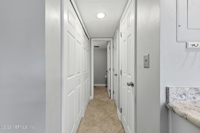 8153 SUTTON Place N, Jacksonville, FL 32217