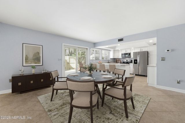 8153 SUTTON Place N, Jacksonville, FL 32217