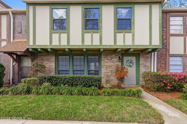 8153 SUTTON Place N, Jacksonville, FL 32217