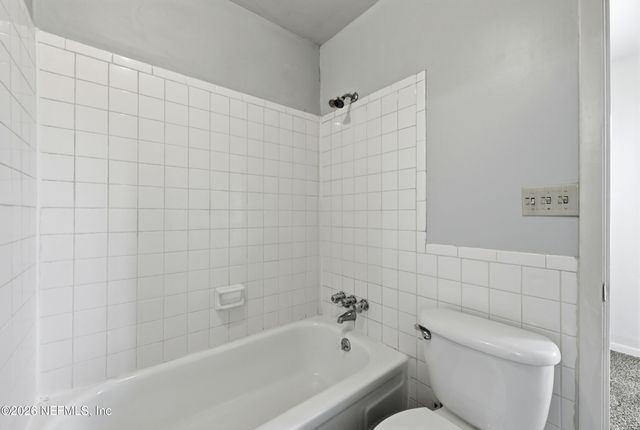 8153 SUTTON Place N, Jacksonville, FL 32217