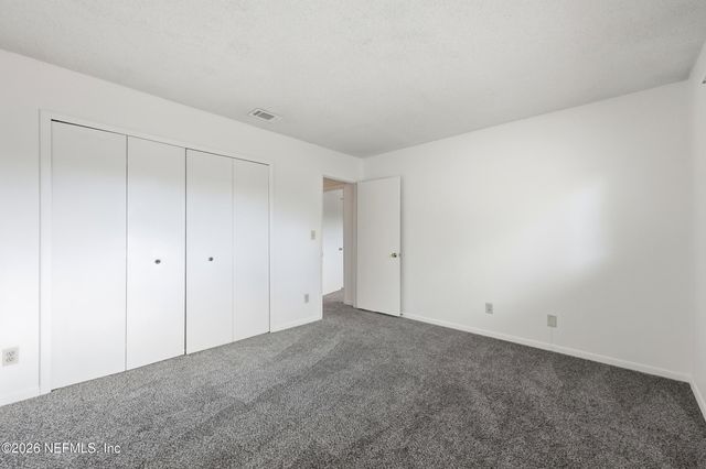 8153 SUTTON Place N, Jacksonville, FL 32217