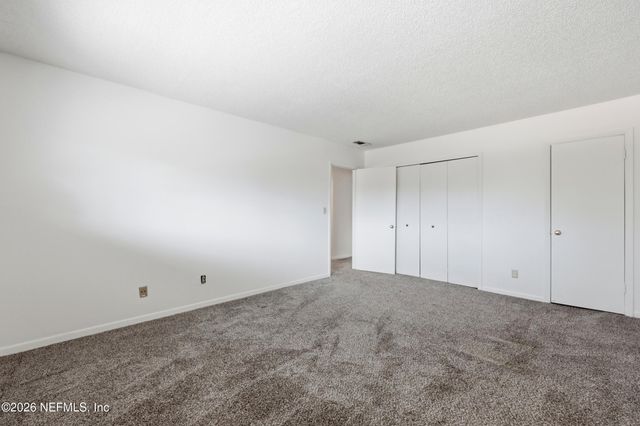 8153 SUTTON Place N, Jacksonville, FL 32217