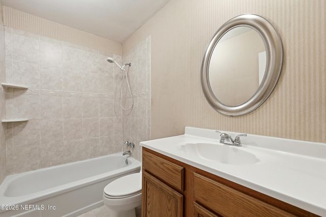 8153 SUTTON Place N, Jacksonville, FL 32217