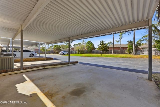 8153 SUTTON Place N, Jacksonville, FL 32217