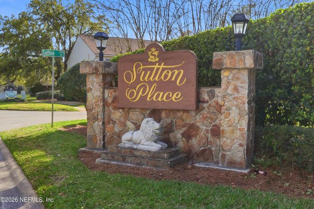 8153 SUTTON Place N, Jacksonville, FL 32217