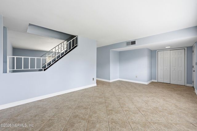 8153 SUTTON Place N, Jacksonville, FL 32217