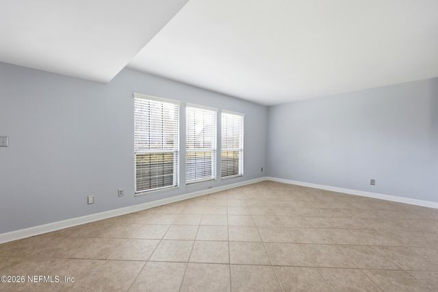 8153 SUTTON Place N, Jacksonville, FL 32217