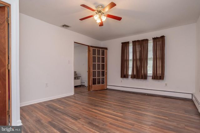 77 CARDINAL RD, Levittown, PA 19057