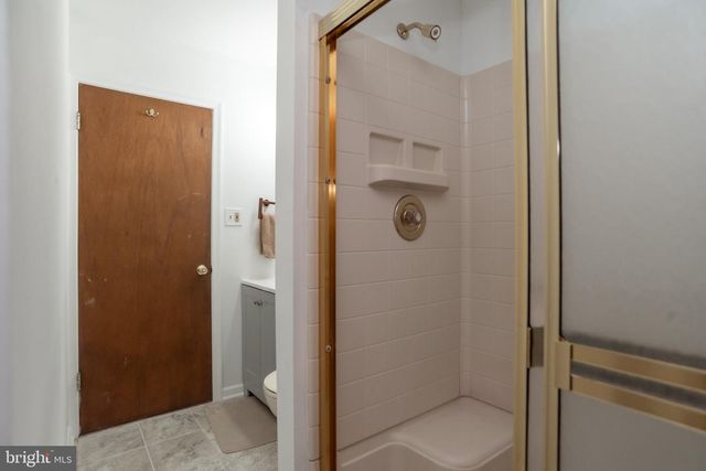 77 CARDINAL RD, Levittown, PA 19057