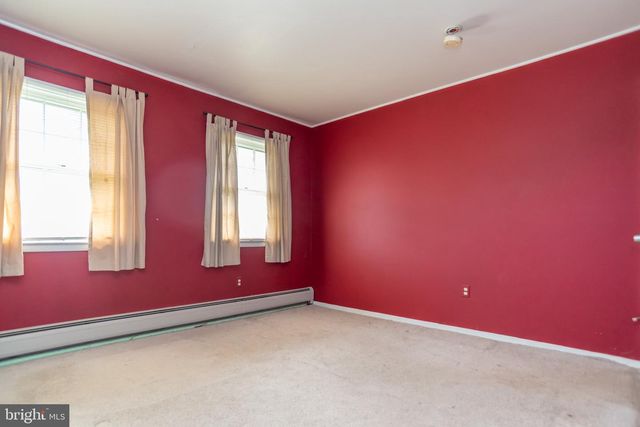 77 CARDINAL RD, Levittown, PA 19057