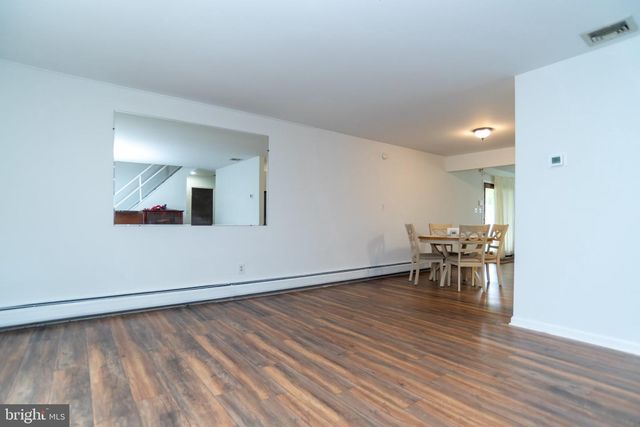 77 CARDINAL RD, Levittown, PA 19057