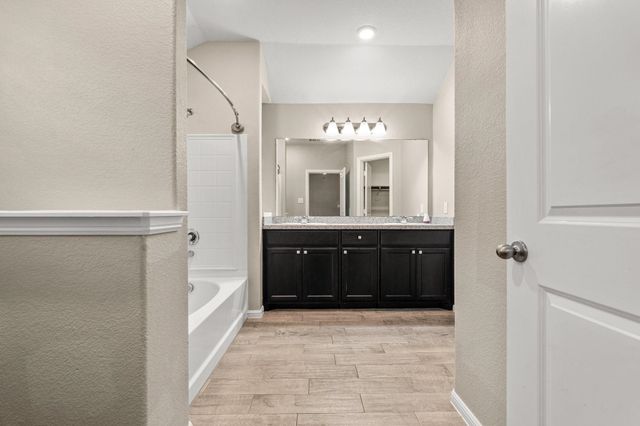 8025 Muddy Creek Drive, Fort Worth, TX 76131