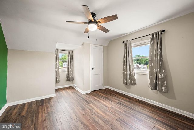 847 WYNDOM TER, Secane, PA 19018