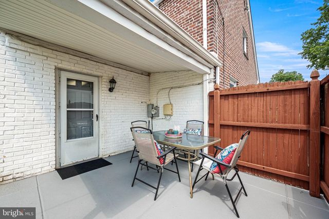 847 WYNDOM TER, Secane, PA 19018