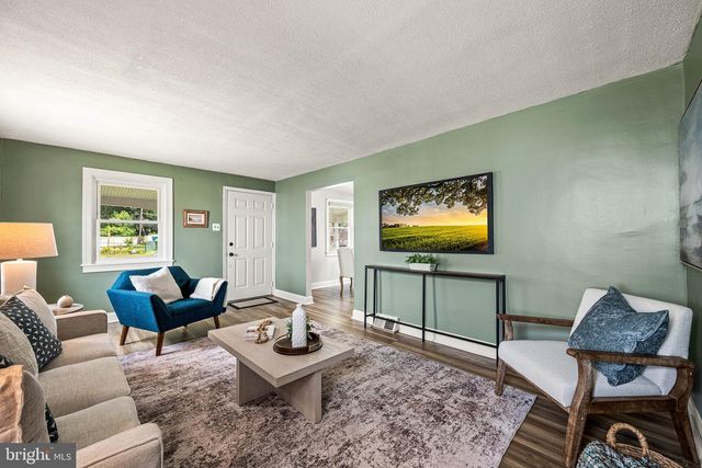 847 WYNDOM TER, Secane, PA 19018