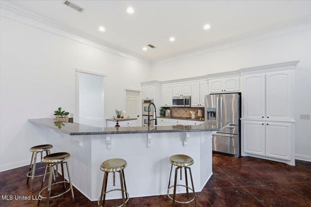 1002 Eastview Cove, Brandon, MS 39042