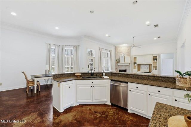 1002 Eastview Cove, Brandon, MS 39042