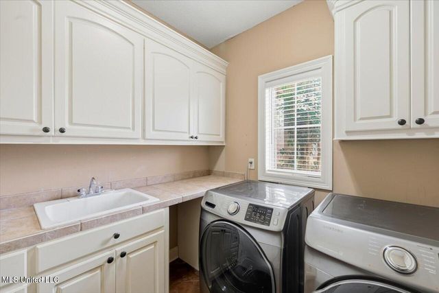 1002 Eastview Cove, Brandon, MS 39042