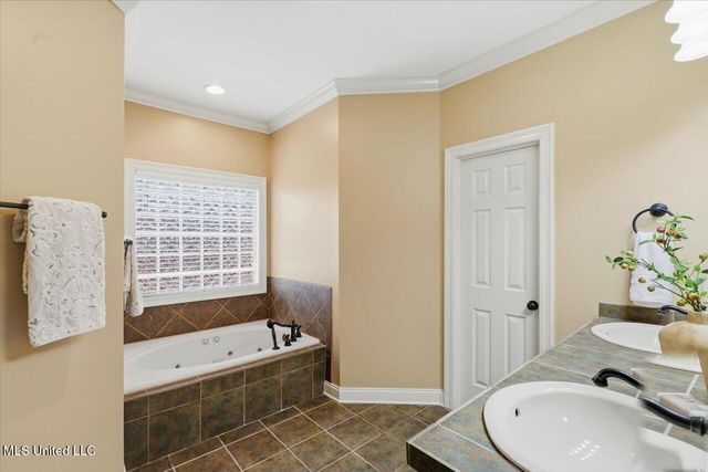 1002 Eastview Cove, Brandon, MS 39042