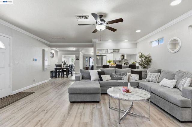 15940 Warfield Rd, Lathrop, CA 95330