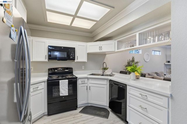 15940 Warfield Rd, Lathrop, CA 95330