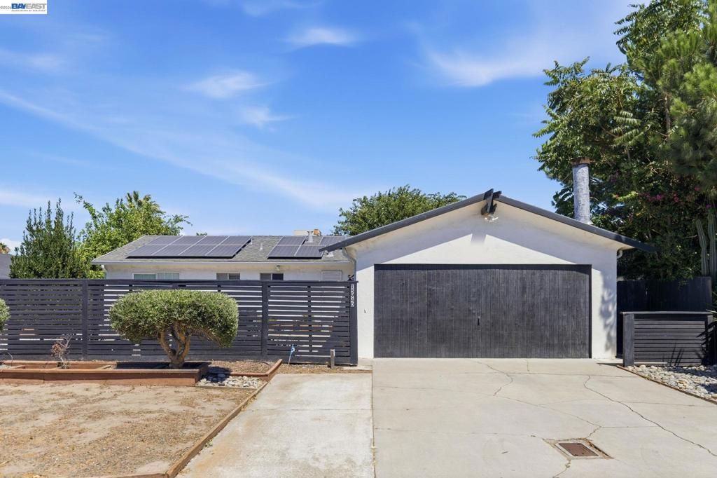 15940 Warfield Rd, Lathrop, CA 95330