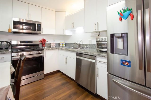 9551 Via Ricardo, Burbank, CA 91504