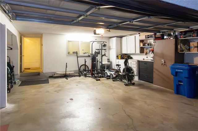 9551 Via Ricardo, Burbank, CA 91504