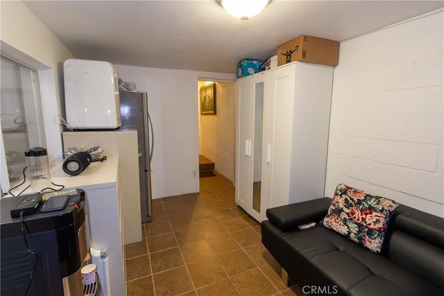 9551 Via Ricardo, Burbank, CA 91504