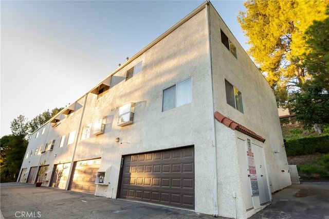 9551 Via Ricardo, Burbank, CA 91504