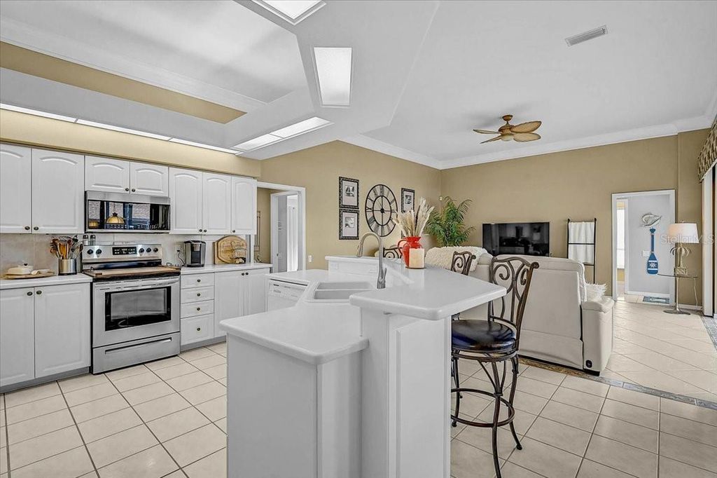 Image 12 of property listing at 5072 KILTY COURT E, Bradenton, FL 34203