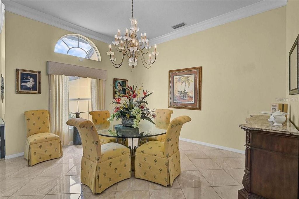 Image 3 of property listing at 5072 KILTY COURT E, Bradenton, FL 34203