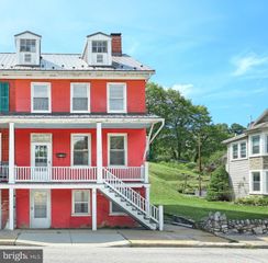 23 BALTIMORE ST, Glen Rock, PA 17327
