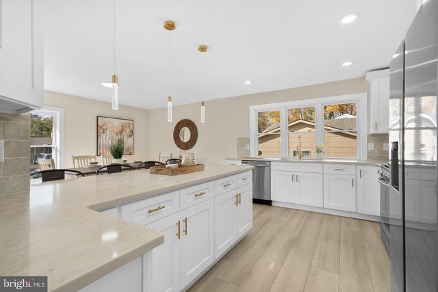 120 CANTERBURY RD, Mount Laurel, NJ 08054