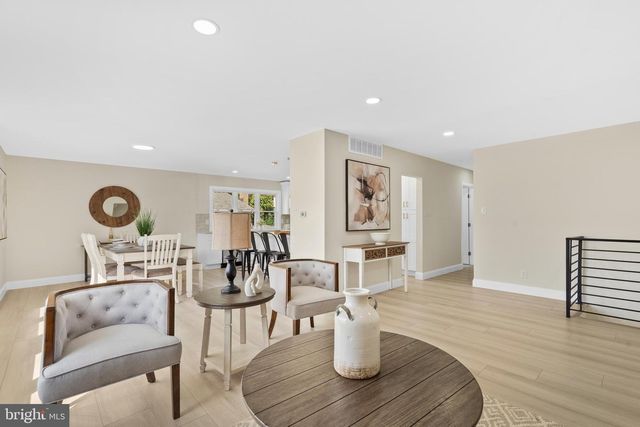 120 CANTERBURY RD, Mount Laurel, NJ 08054