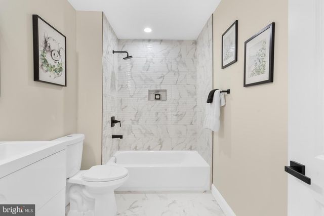 120 CANTERBURY RD, Mount Laurel, NJ 08054