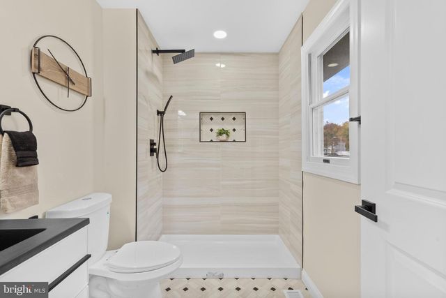 120 CANTERBURY RD, Mount Laurel, NJ 08054