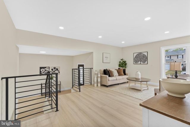 120 CANTERBURY RD, Mount Laurel, NJ 08054