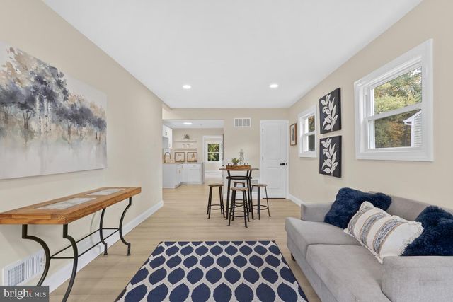 120 CANTERBURY RD, Mount Laurel, NJ 08054