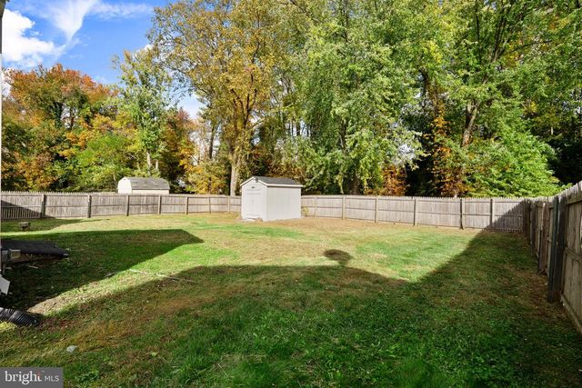 120 CANTERBURY RD, Mount Laurel, NJ 08054