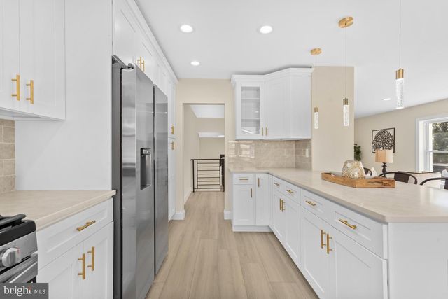 120 CANTERBURY RD, Mount Laurel, NJ 08054