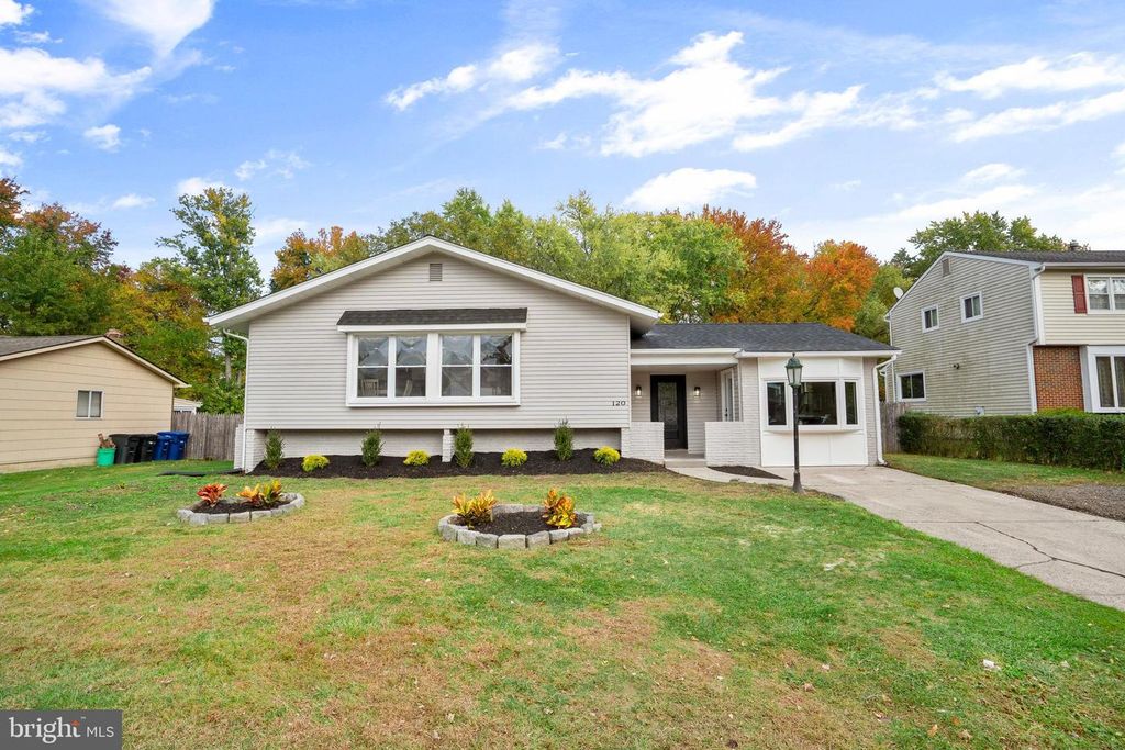 120 CANTERBURY RD, Mount Laurel, NJ 08054