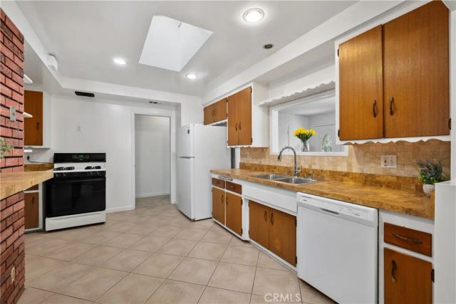 805 S Oakhaven, Anaheim, CA 92804